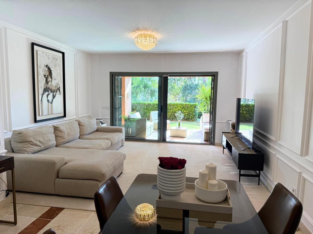 Apartment Middle Floor in Estepona