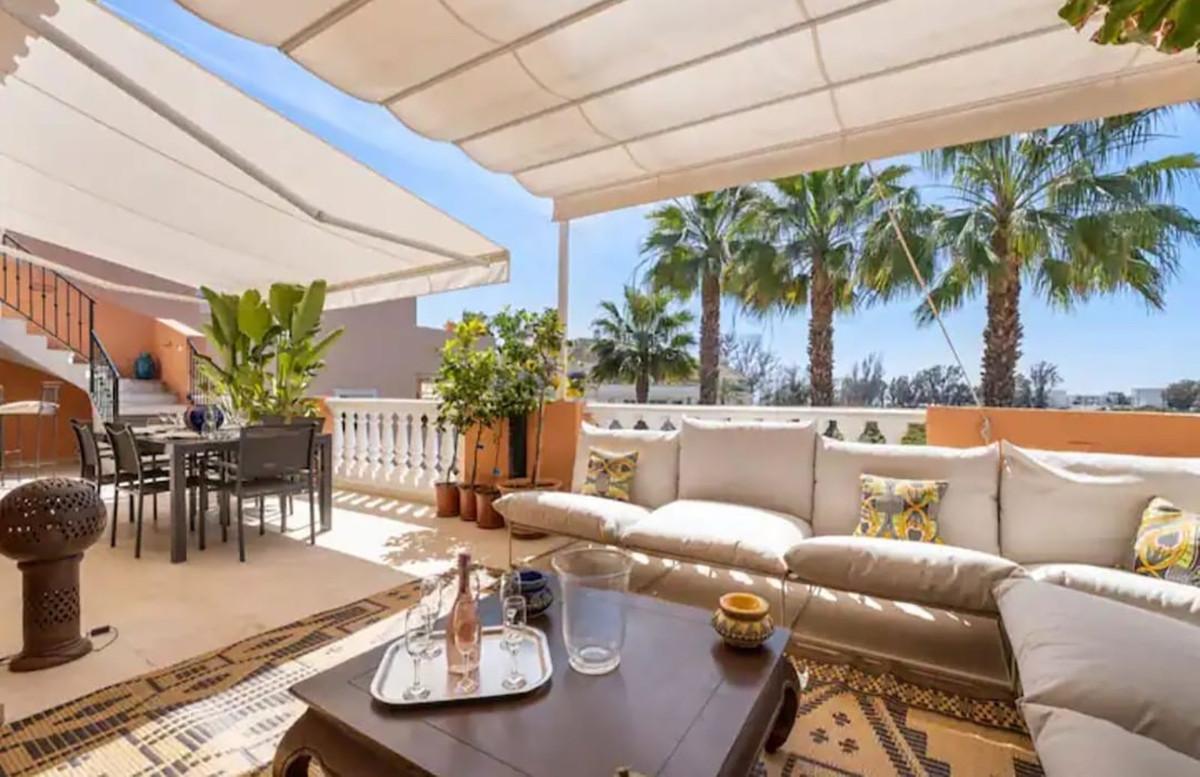 Apartment Penthouse in Estepona