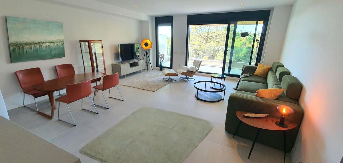 Apartment Middle Floor in Estepona