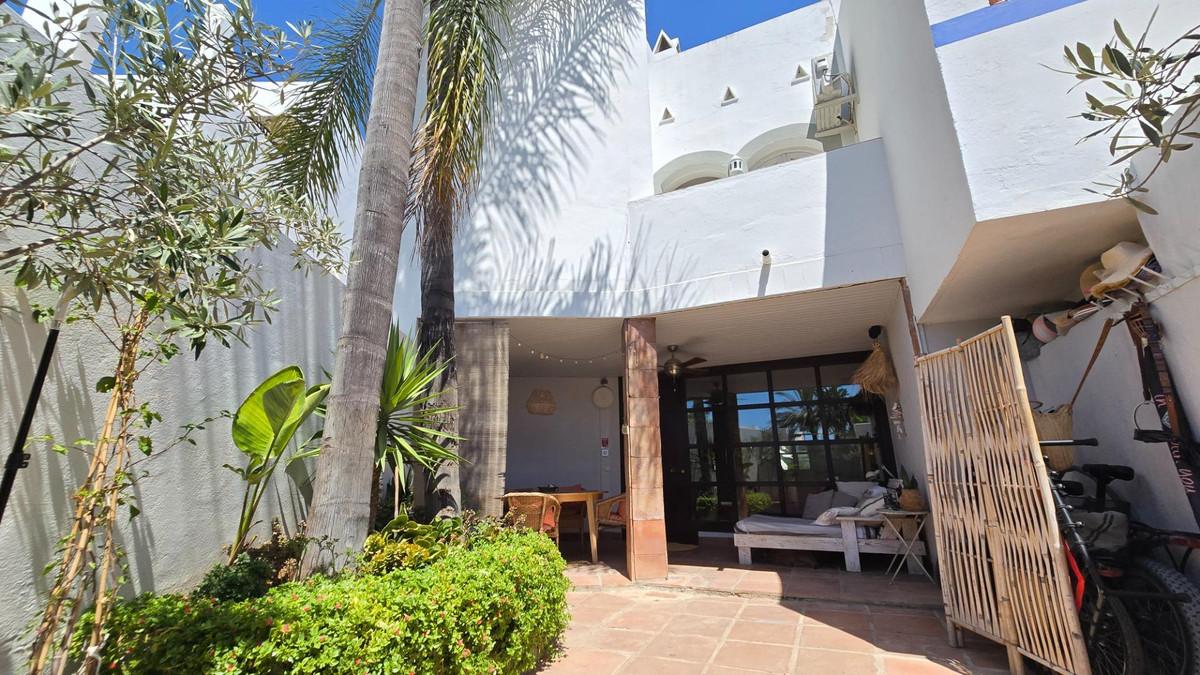 Villa Semi Detached in Marbella