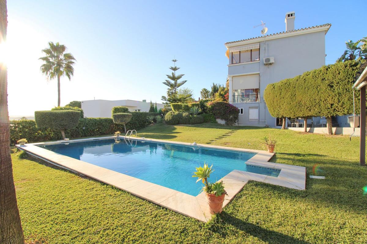 Villa Detached in Estepona