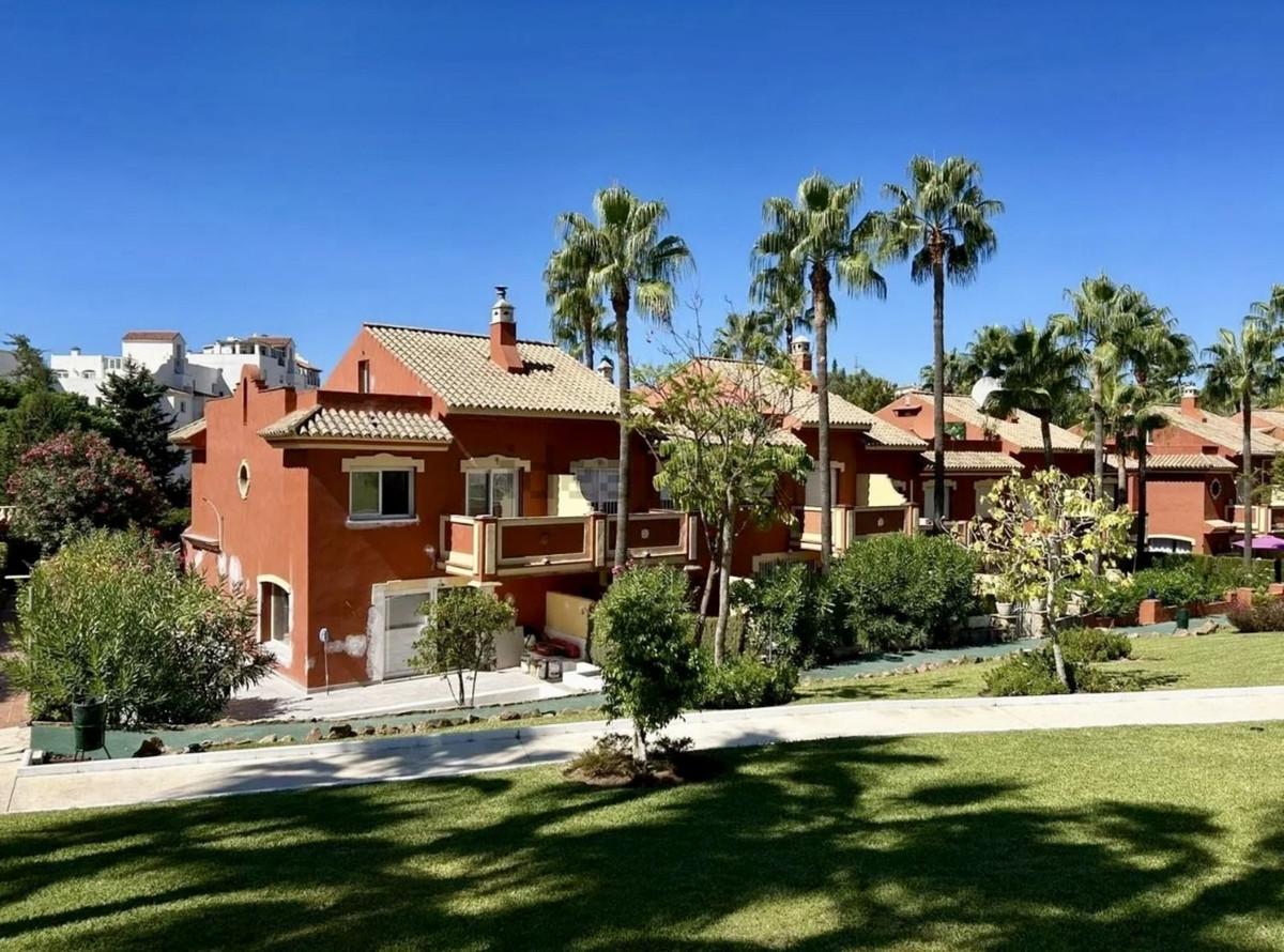 Townhouse Semi Detached in Estepona