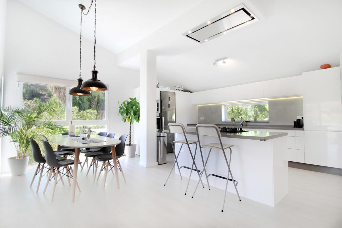 Townhouse Semi Detached in New Golden Mile