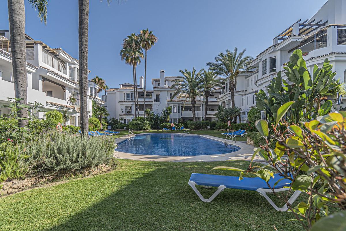Apartment Penthouse in Nueva Andaluc&iacute;a