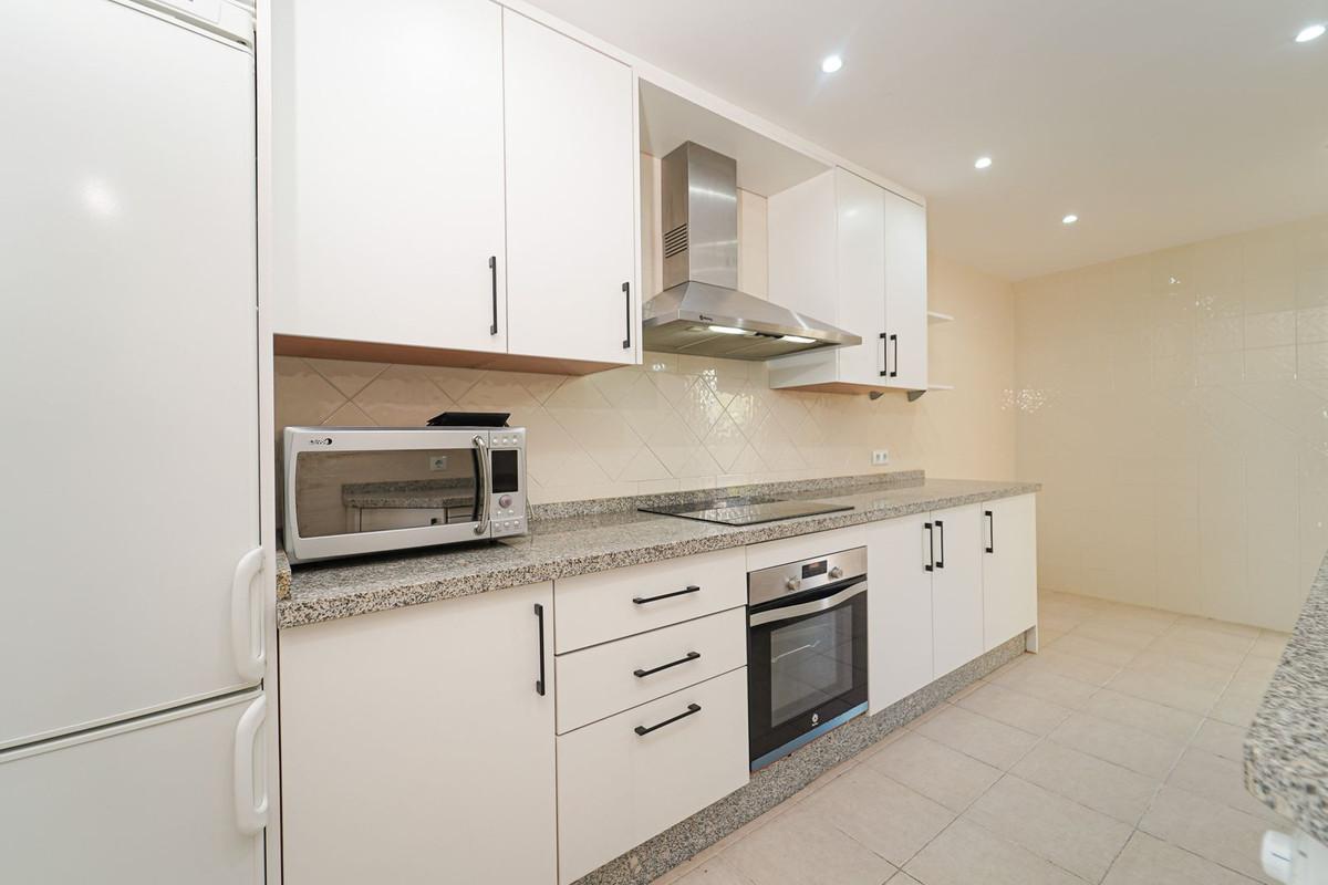 Apartment Penthouse in Elviria