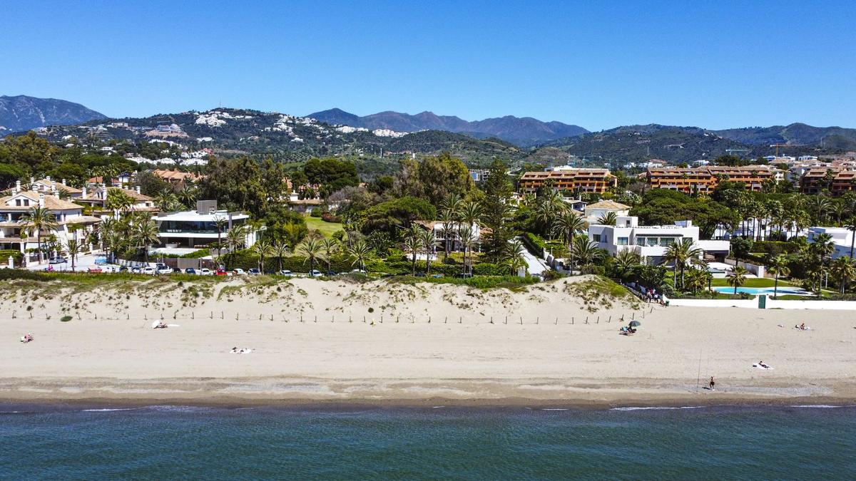Villa Detached in Los Monteros
