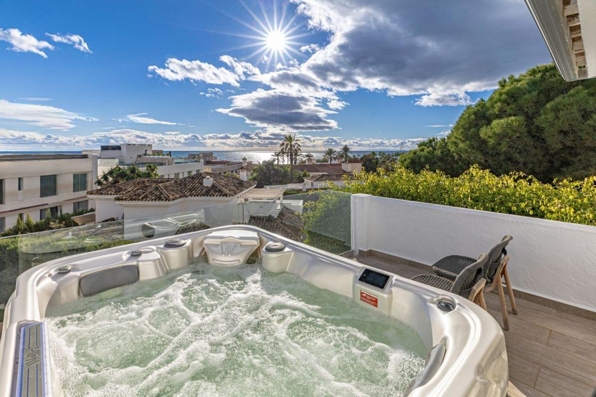 Villa Detached in Las Chapas