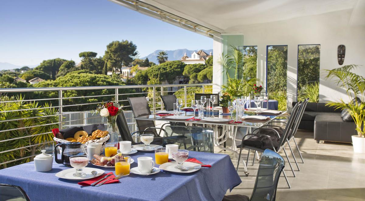 Villa Detached in Elviria