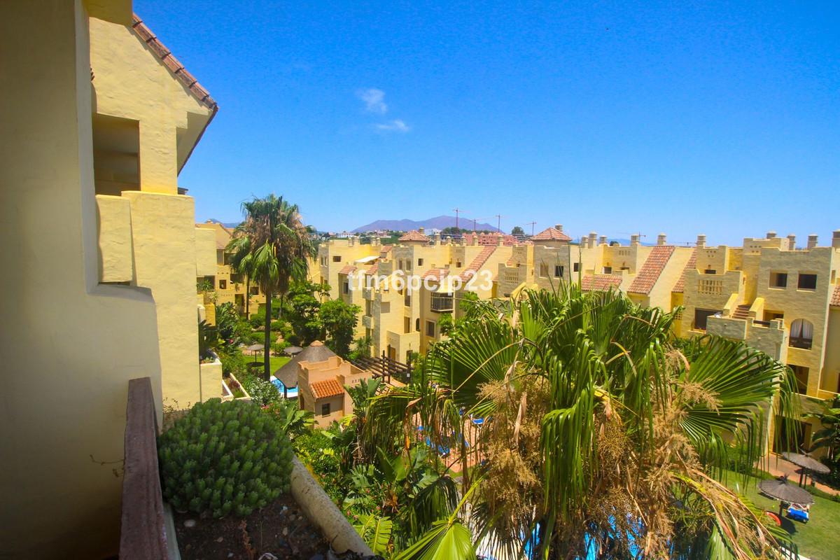 Apartment Middle Floor in La Duquesa