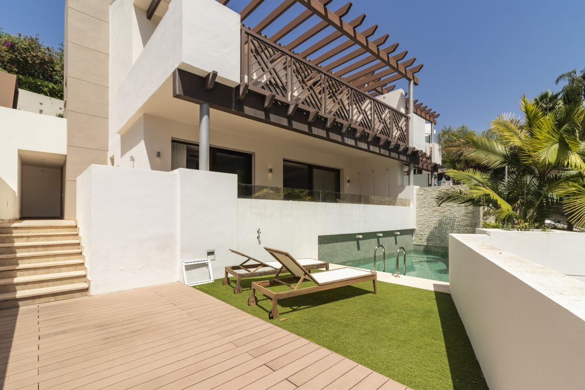 Villa Semi Detached in Marbella