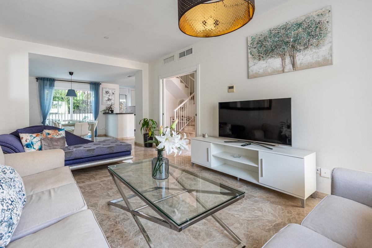 Villa Semi Detached in Nueva Andaluc&iacute;a