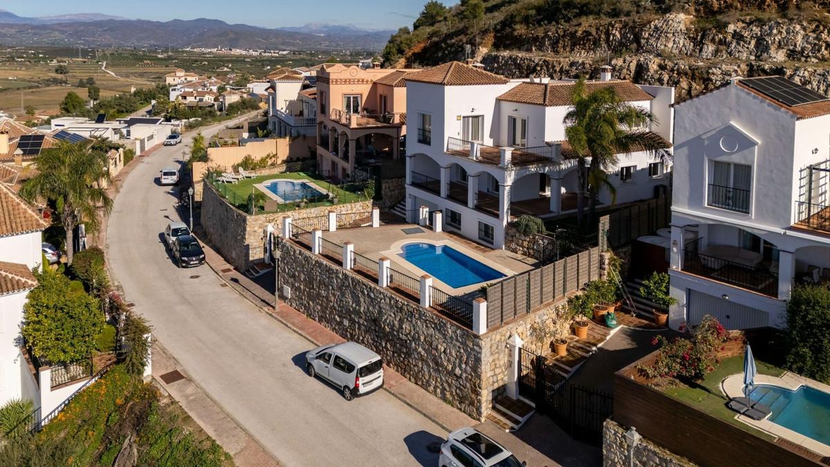 Villa Detached in Co&iacute;n