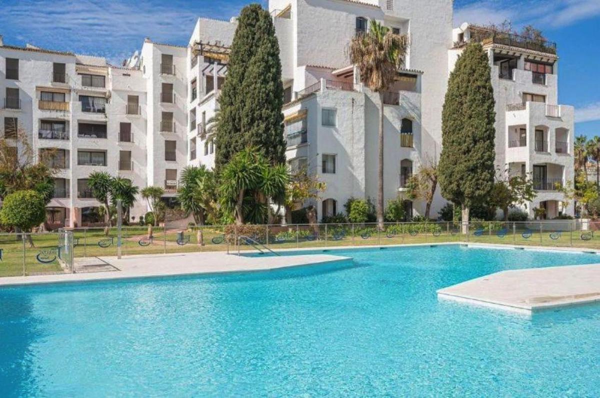 Apartment Middle Floor in Puerto Ban&uacute;s