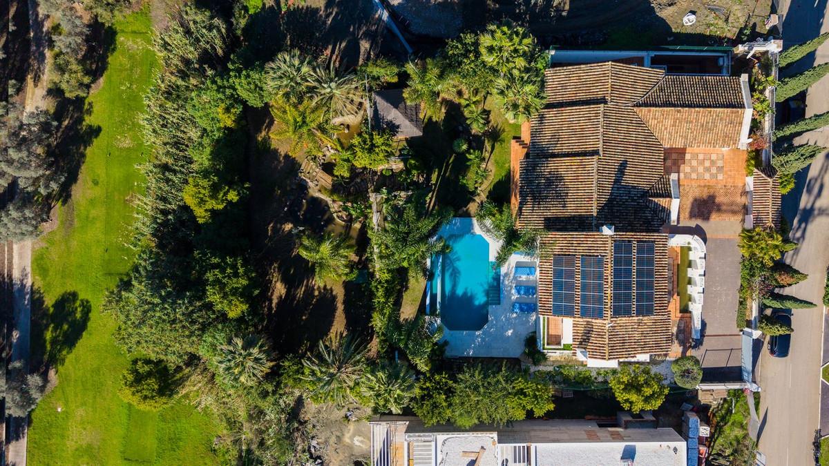 Villa Detached in El Paraiso