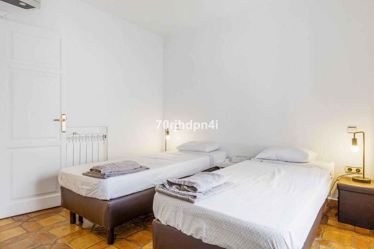 Townhouse Terraced in The Golden Mile