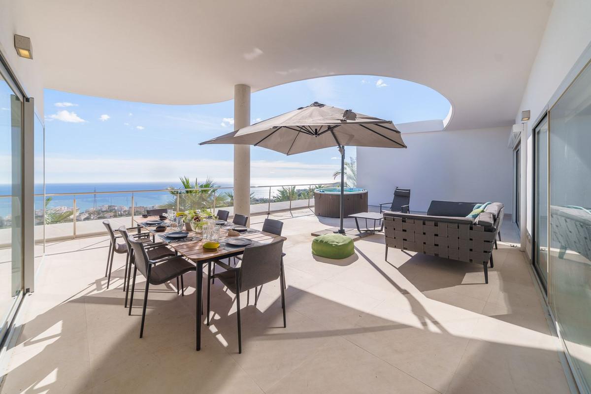 Apartment Penthouse in Higueron