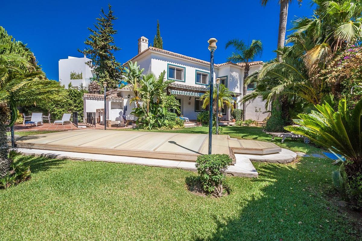 Villa Detached in Marbesa