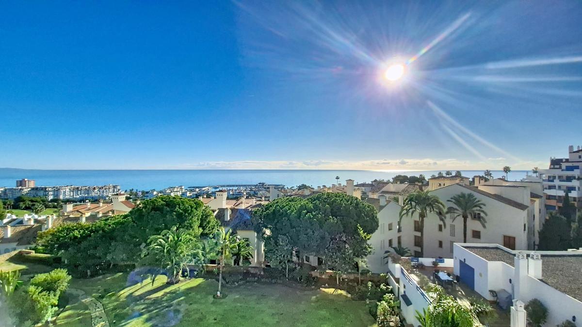 Apartment Penthouse Duplex in La Duquesa