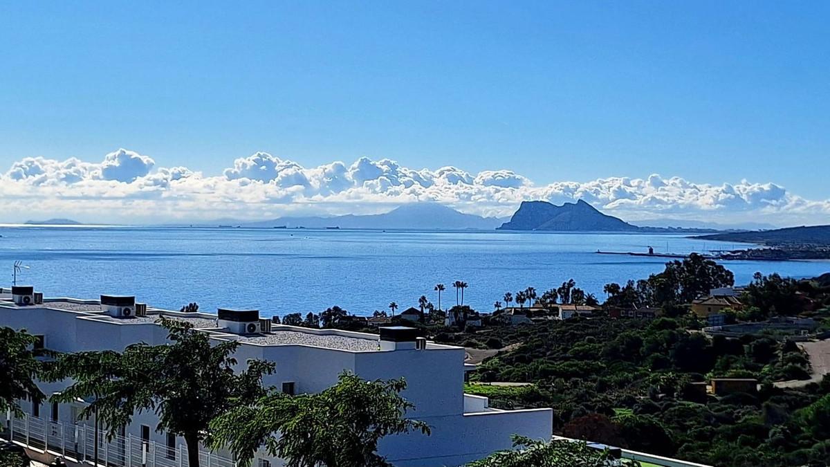 Villa Semi Detached in La Duquesa