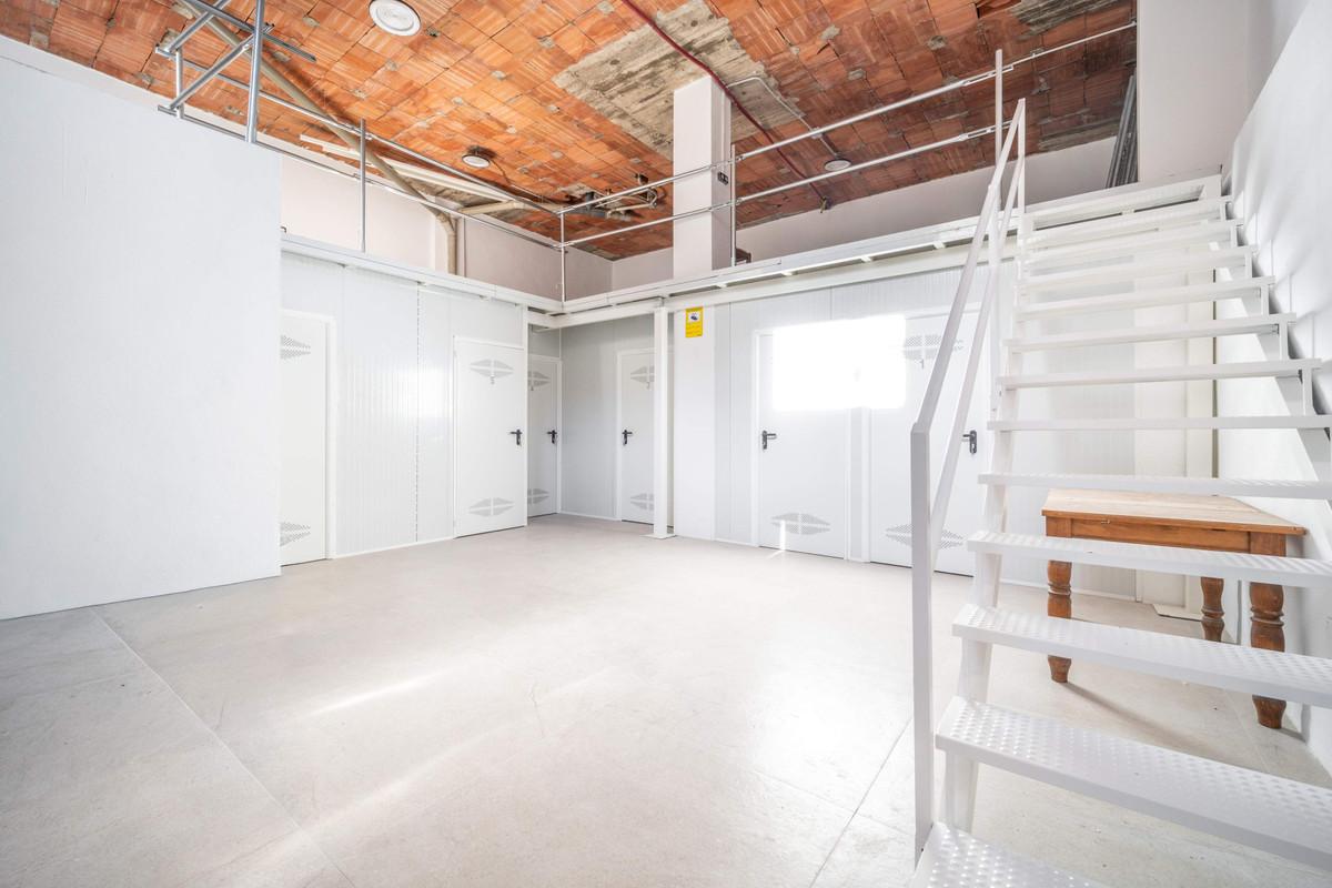 Commercial Commercial Premises in Estepona