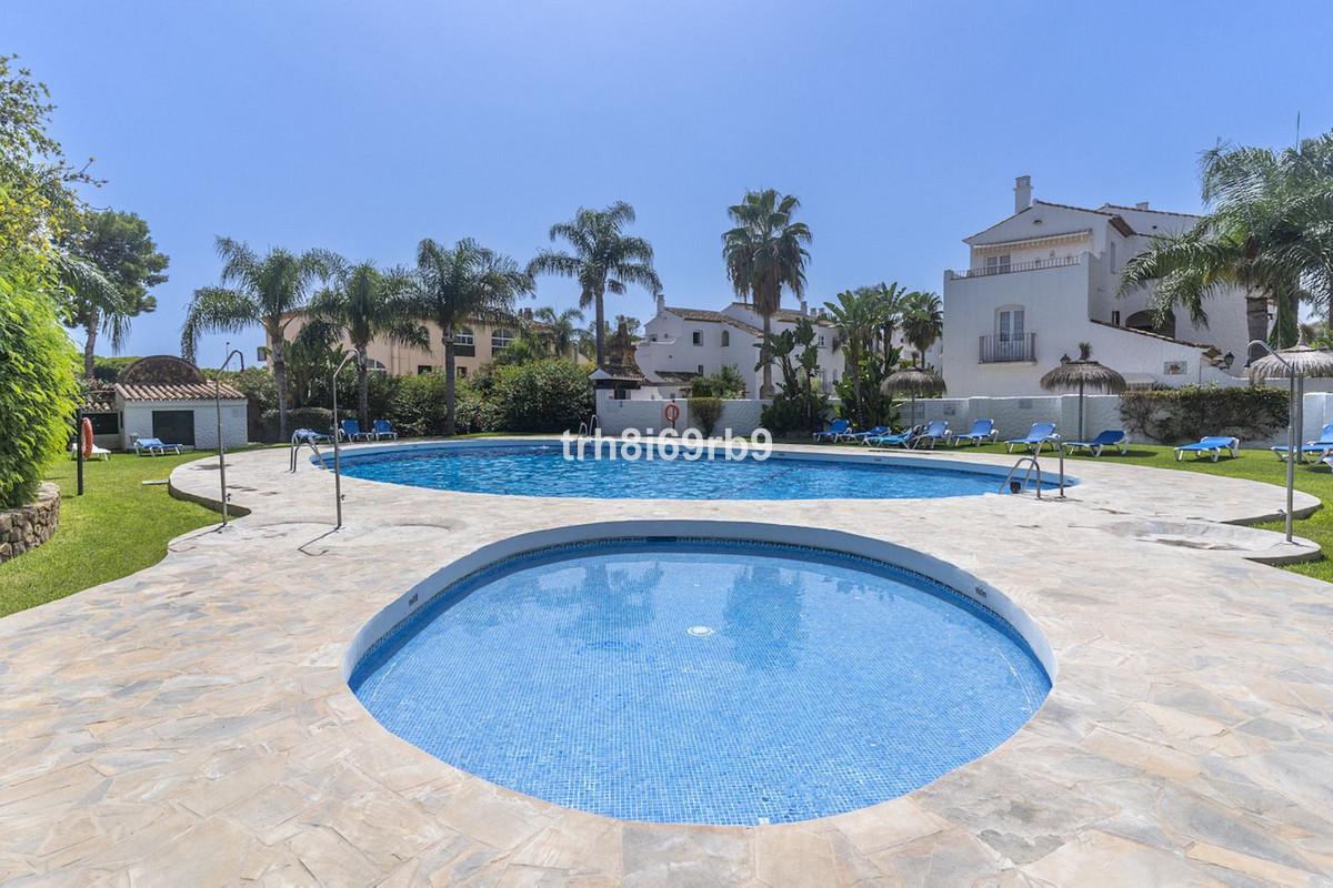 Apartment Penthouse in Estepona