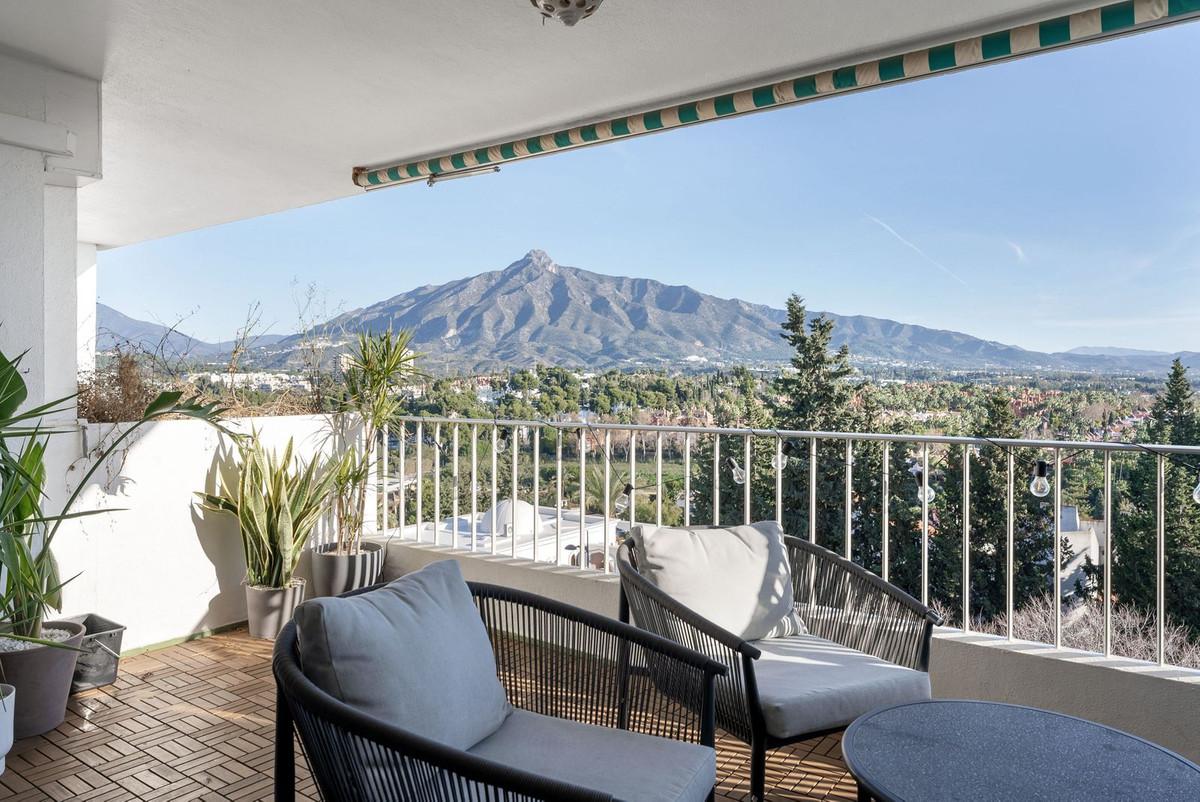 Apartment Penthouse in Nueva Andaluc&iacute;a