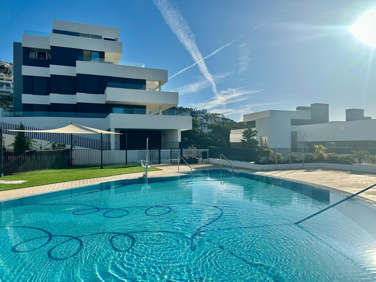 Apartment Middle Floor in Altos de los Monteros