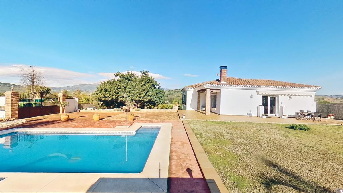 Villa Finca in Co&iacute;n