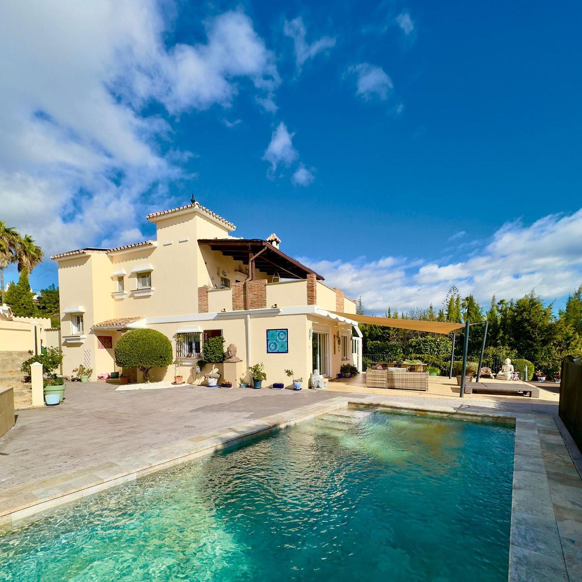 Villa Detached in Estepona