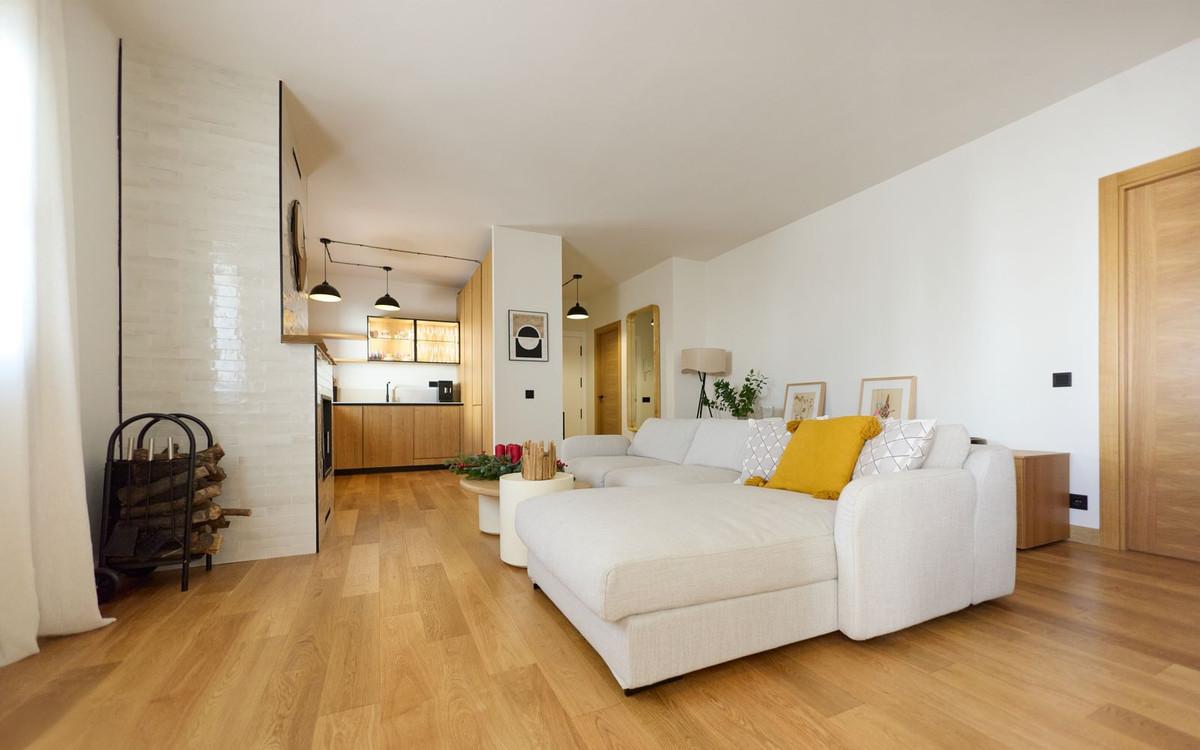 Apartment Middle Floor in Puerto Ban&uacute;s