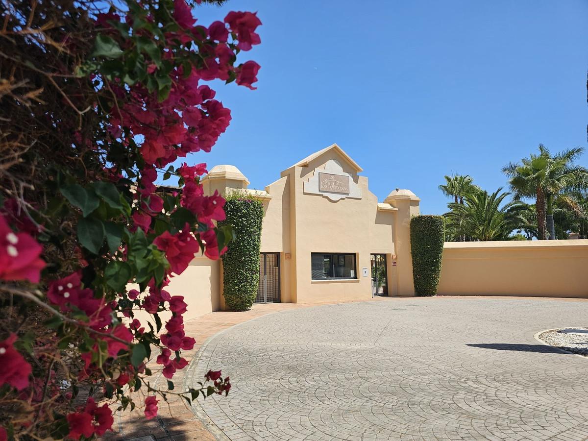 Apartment Middle Floor in Puerto Ban&uacute;s