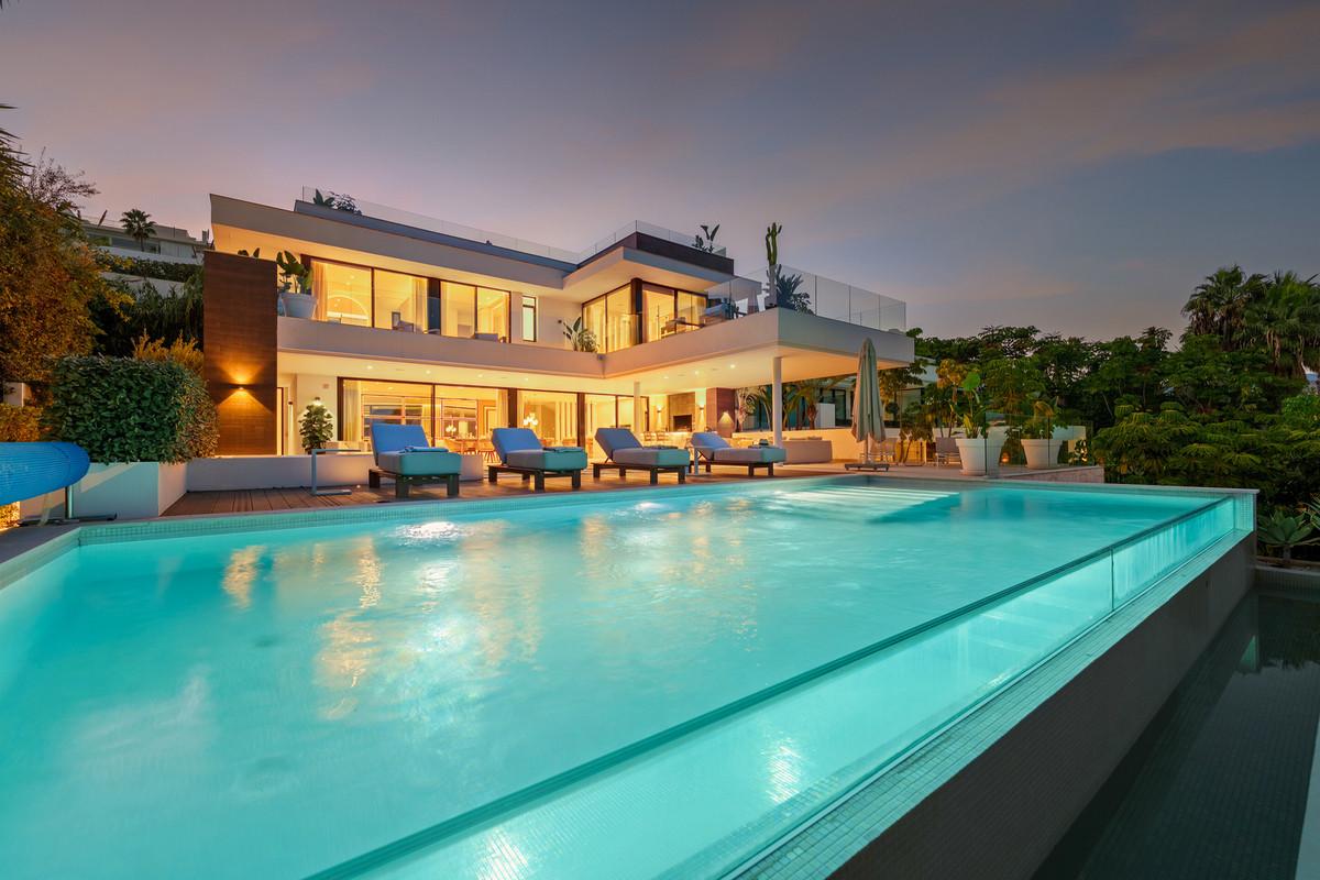 Villa Detached in Nueva Andaluc&iacute;a