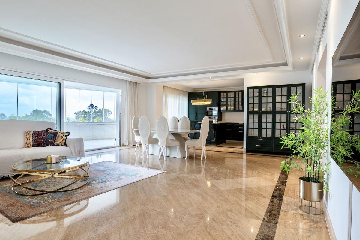 Apartment Penthouse in Puerto Ban&uacute;s