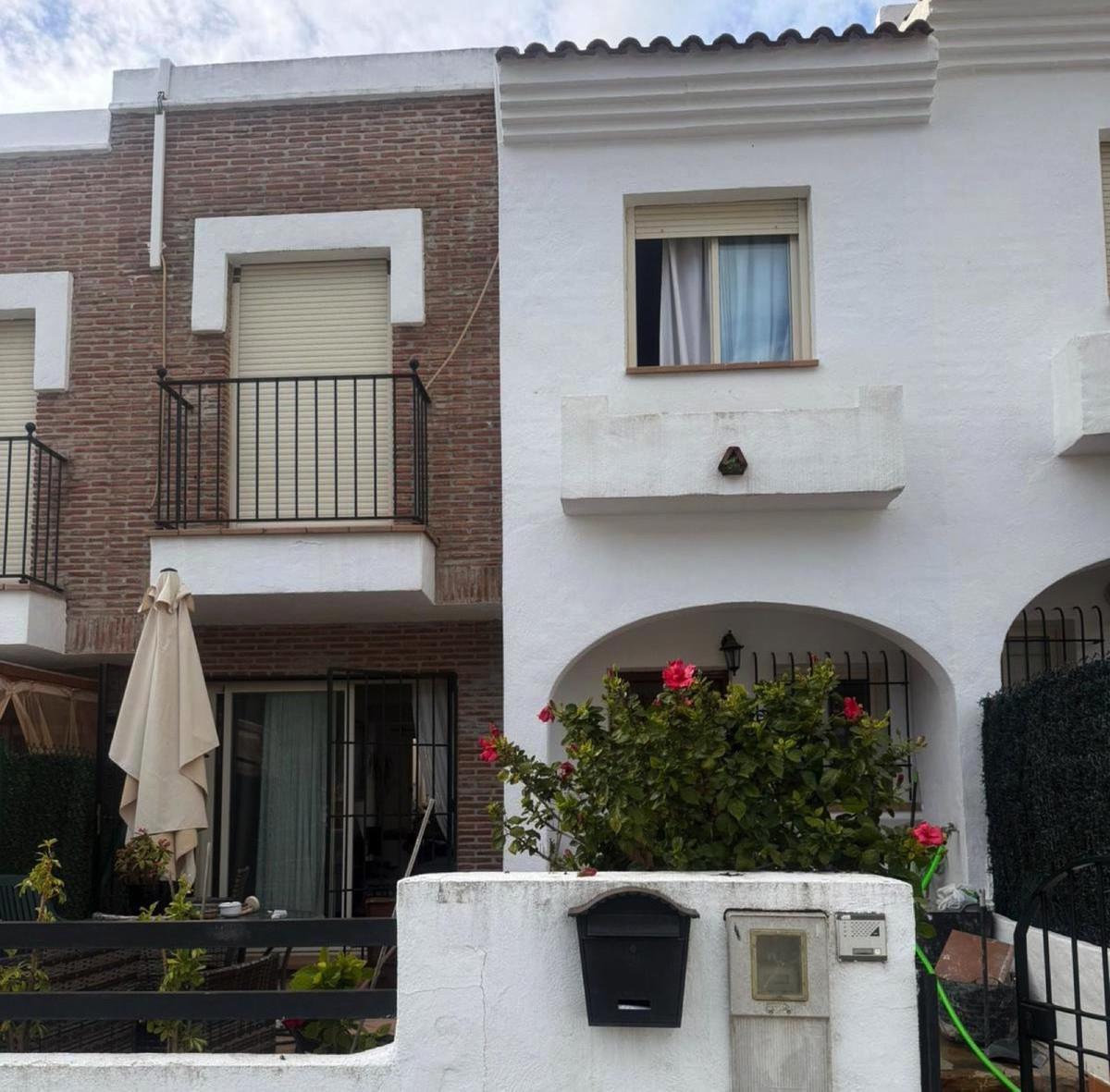 Townhouse Terraced in Benahav&iacute;s
