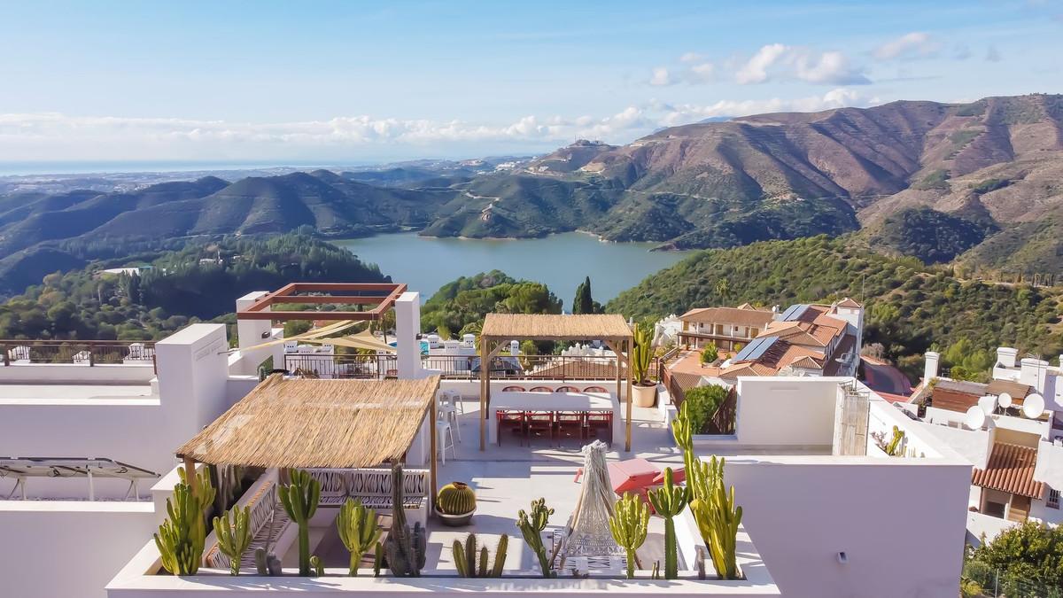 Apartment Penthouse in Ist&aacute;n