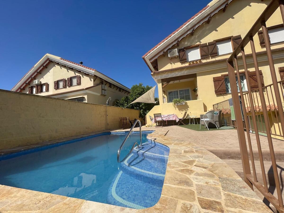 Townhouse Terraced in Alhaur&iacute;n de la Torre