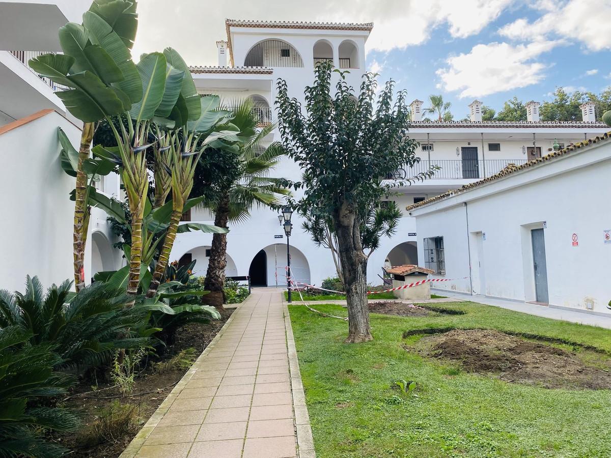 Apartment Middle Floor in Estepona