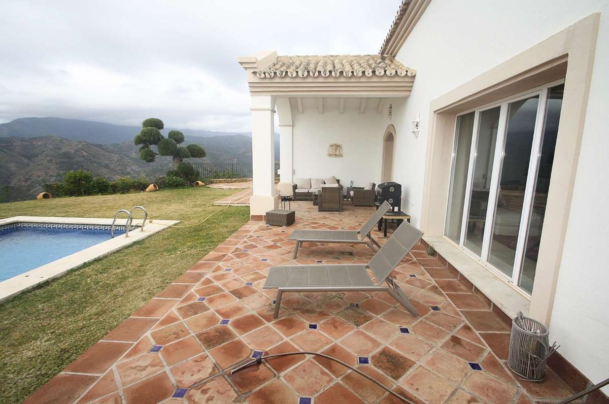 Villa Detached in Ist&aacute;n