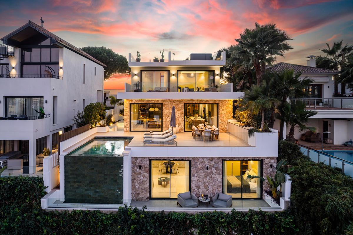 Villa Detached in Nueva Andaluc&iacute;a