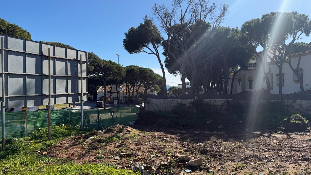 Plot Commercial in Calahonda