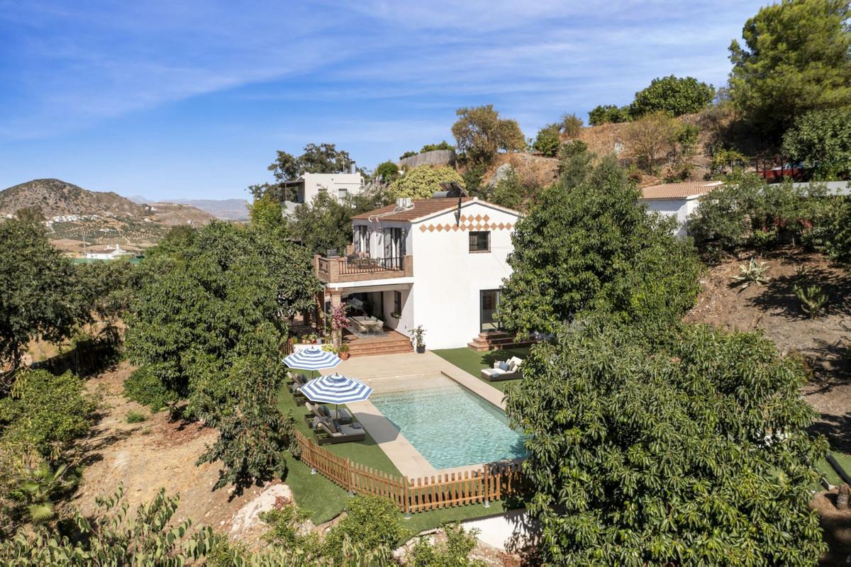 Villa Detached in Co&iacute;n