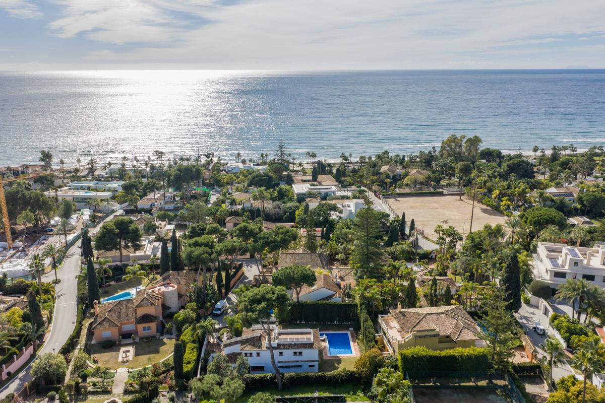 Villa Detached in Los Monteros