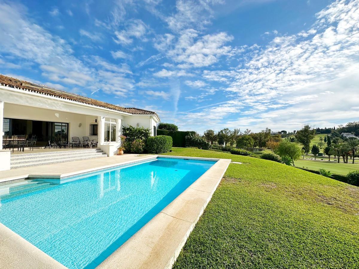 Villa Detached in El Paraiso