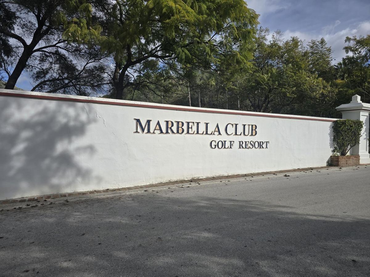 Plot Residential in Benahav&iacute;s