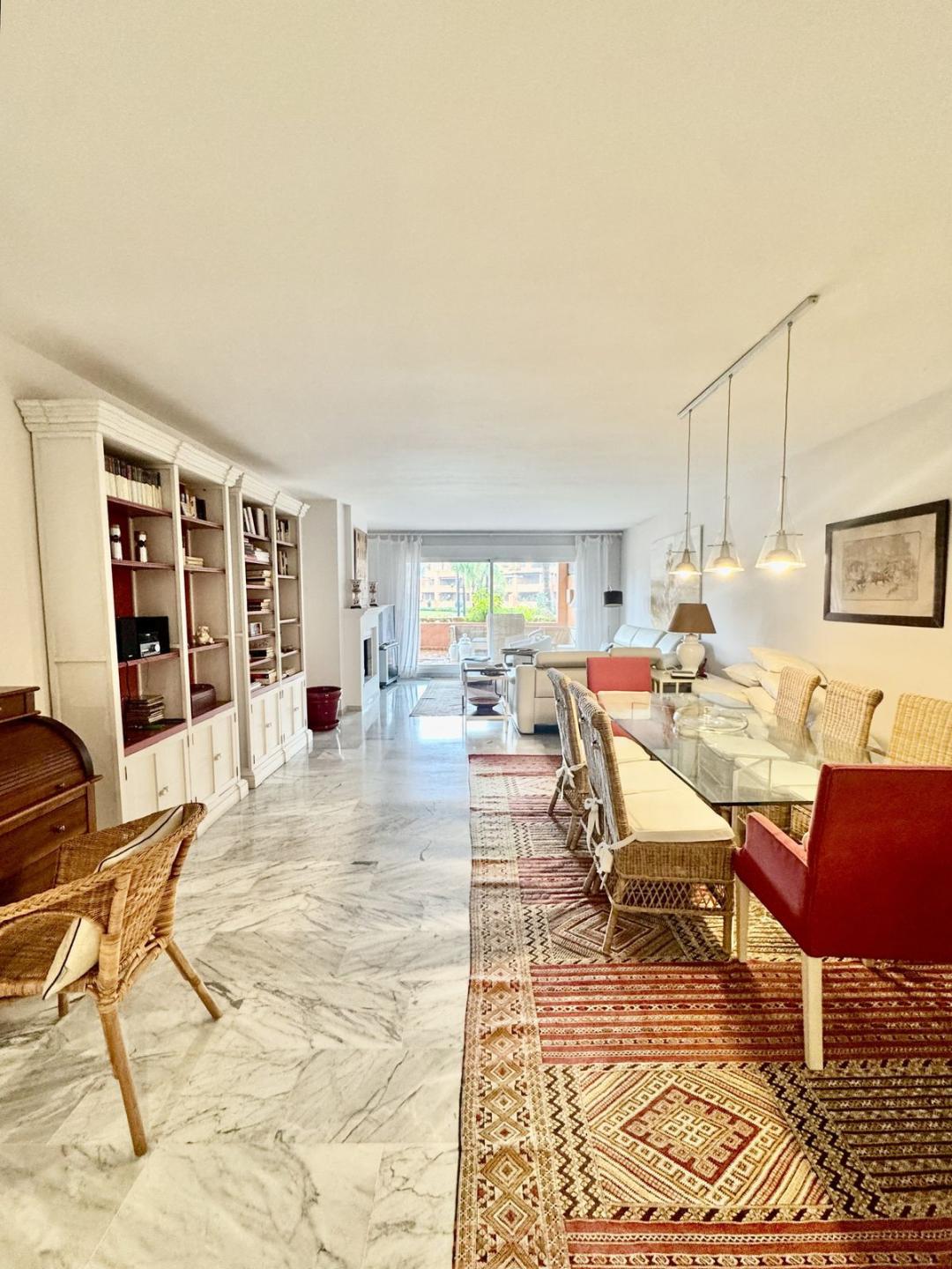 Apartment Penthouse Duplex in Guadalmina Baja