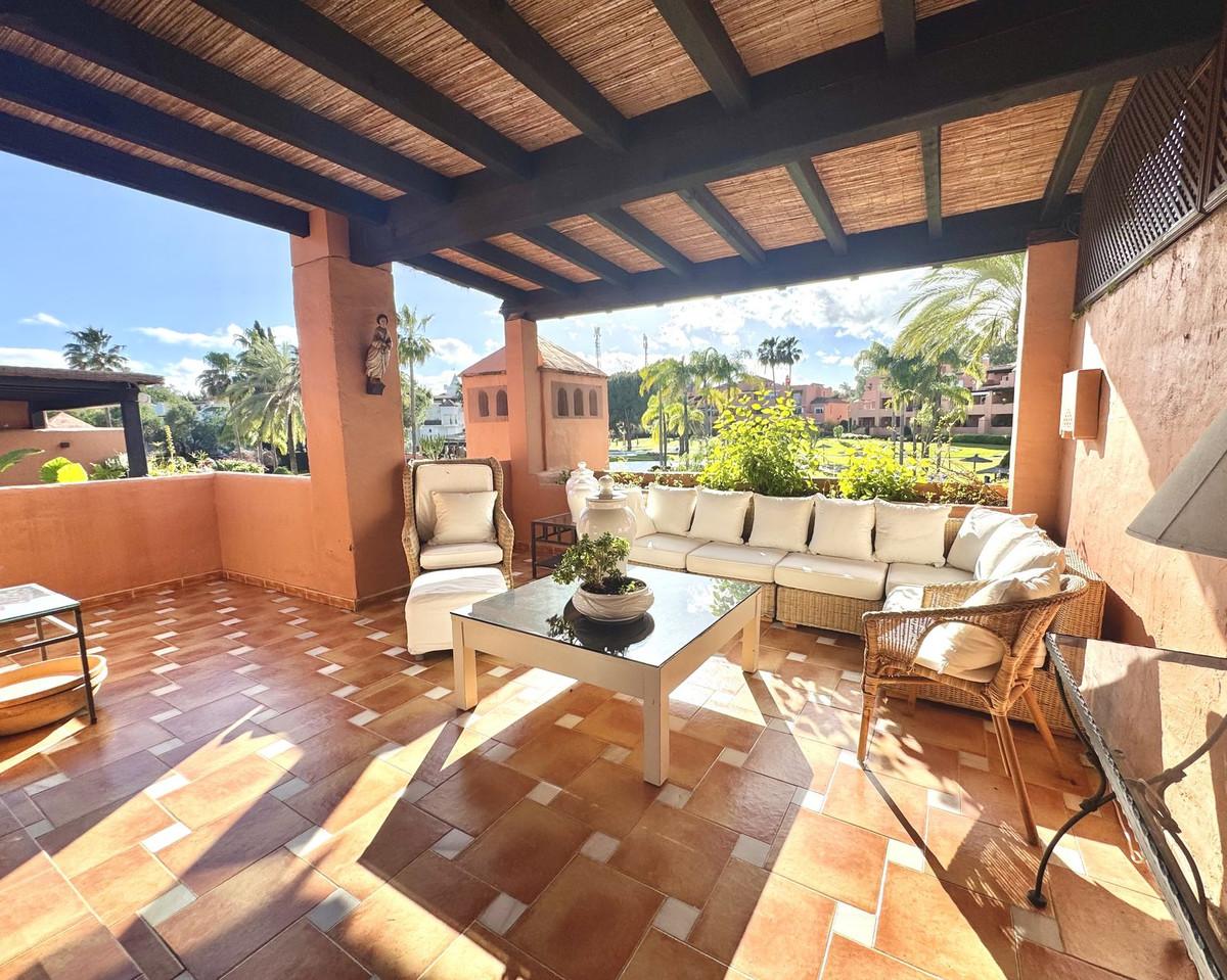 Apartment Penthouse Duplex in Guadalmina Baja