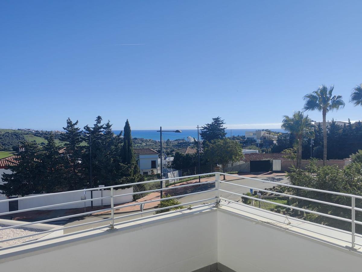 Apartment Penthouse in Estepona