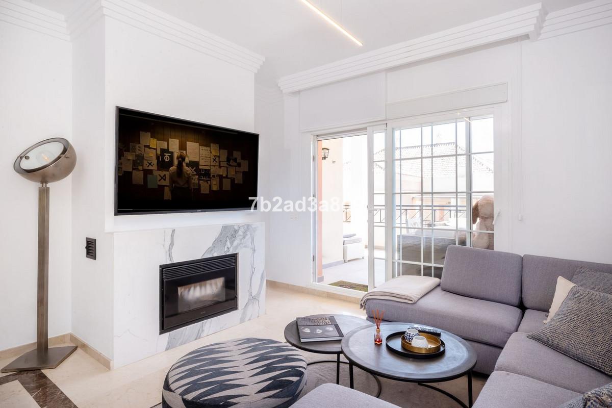 Apartment Penthouse in Nueva Andaluc&iacute;a