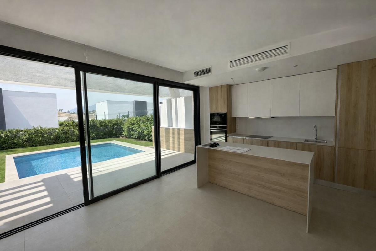 Villa Semi Detached in Estepona