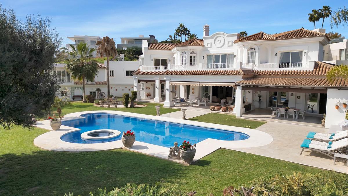 Villa Detached in Nueva Andaluc&iacute;a